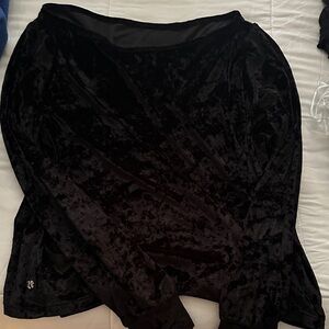 Black Velvet long sleeve - Buff Bunny